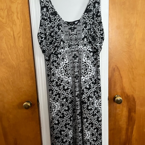 Style & Co Dresses & Skirts - Style & Co Black and White Sleeveless Sundress